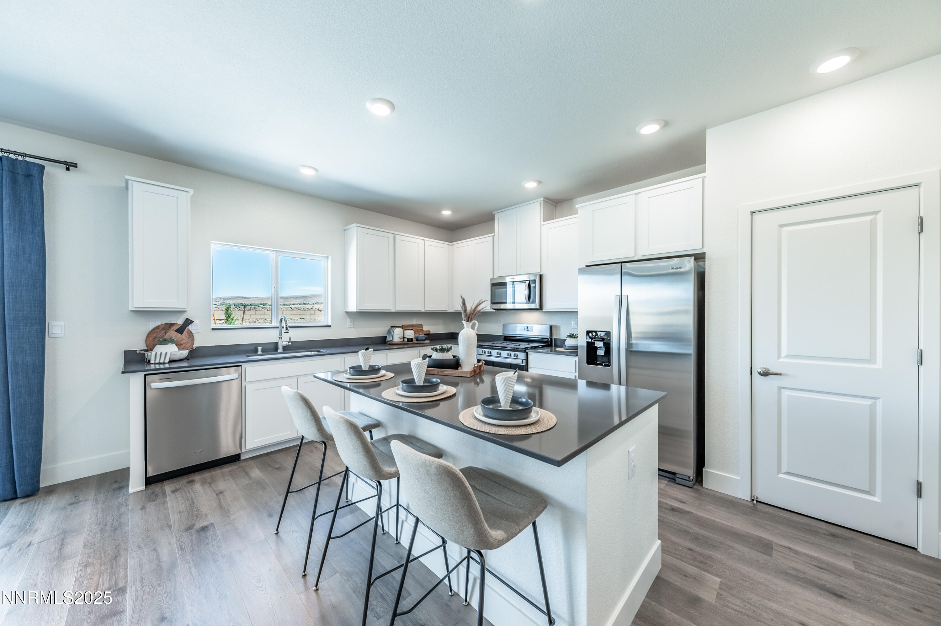7609 Apex Place, Unit 113 Reno, NV 89506 - Photo 8 of 30 Kitchen