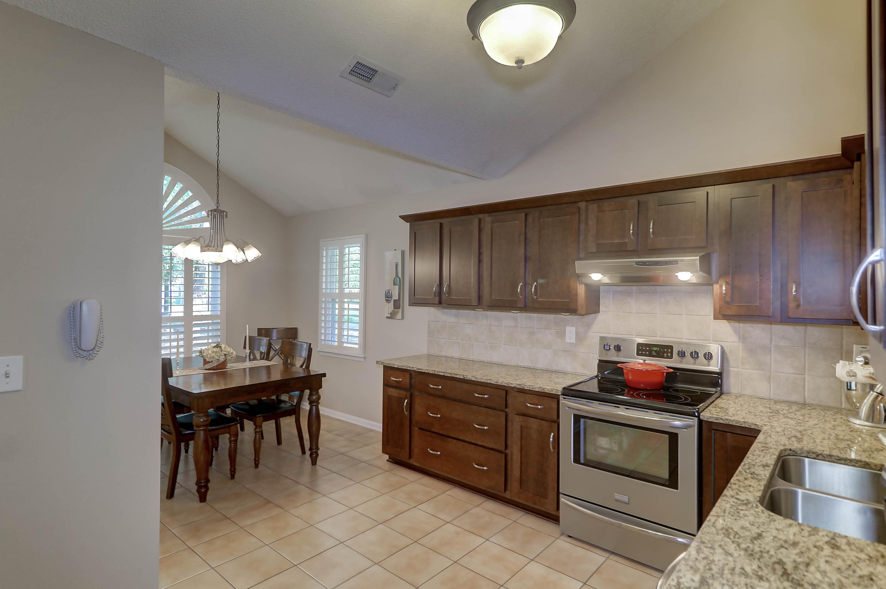 1205 Ocean View Road Charleston, SC 29412 - Photo 7 of 37 1205 Oceanview (16)