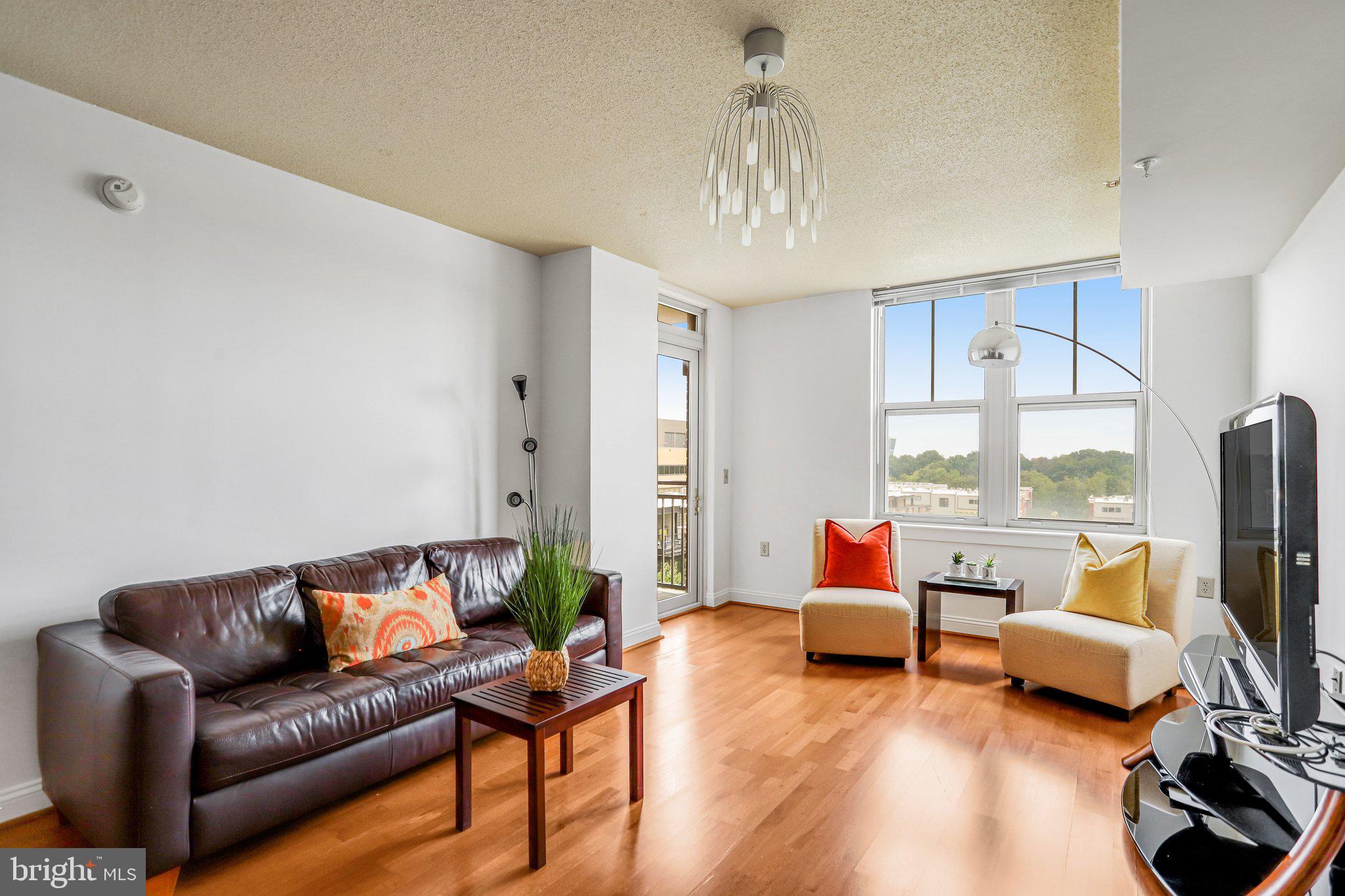 11760 Sunrise Valley Drive, Unit 415 Reston, VA 20191 - Photo 15 of 55 Living Room