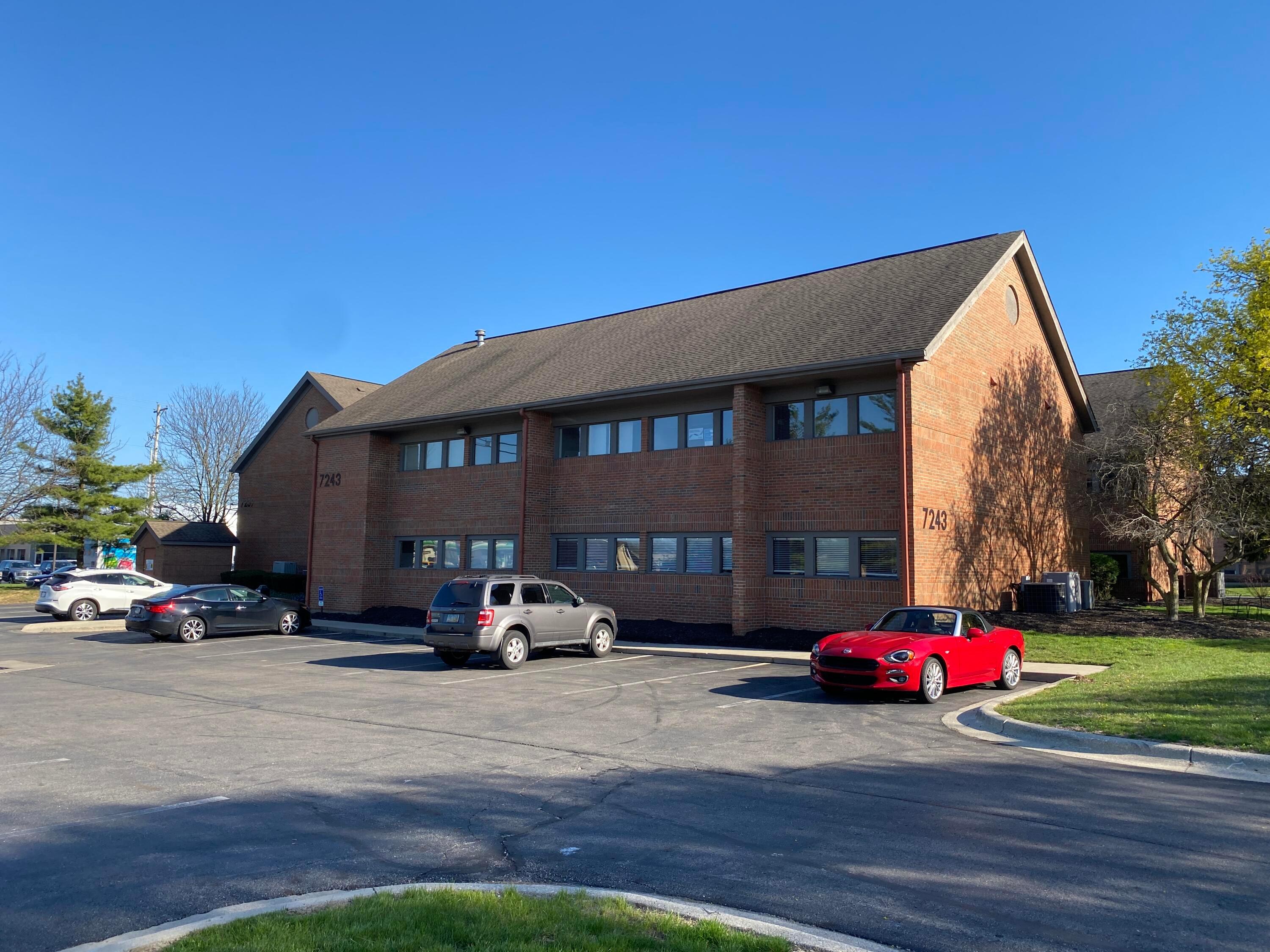 7243 Sawmill Road, Unit 105 Dublin, OH 43016 - Photo 2 of 32 IMG_5131