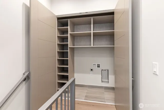 $949,950 | 2925 Franklin Avenue East, Unit A, Seattle, WA 98102