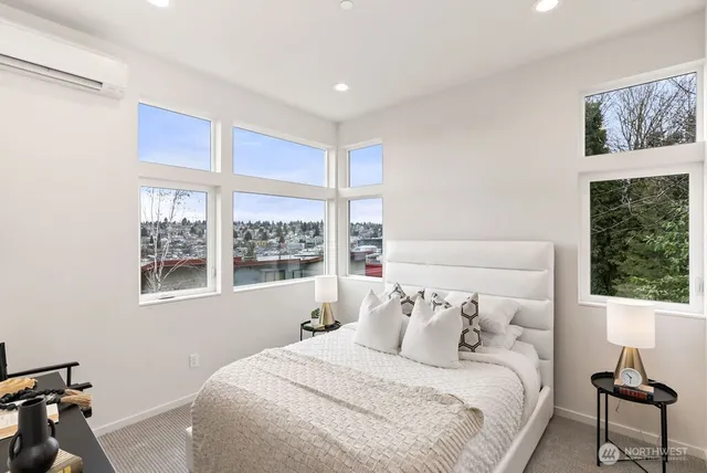 $949,950 | 2925 Franklin Avenue East, Unit A, Seattle, WA 98102