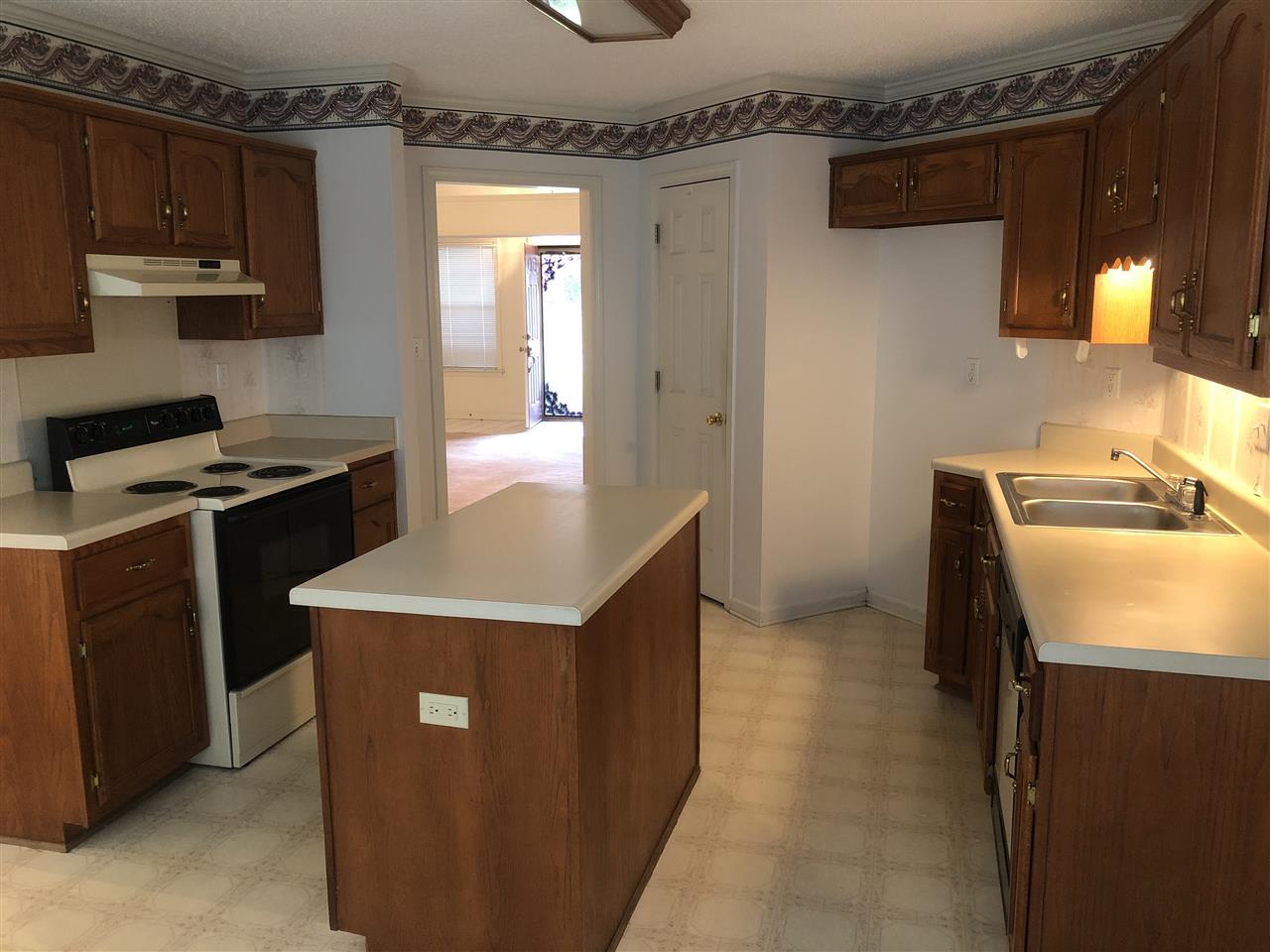 7656 Newfound Gap Road Memphis, TN 38125 - Photo 7 of 12 Gallery Image 7