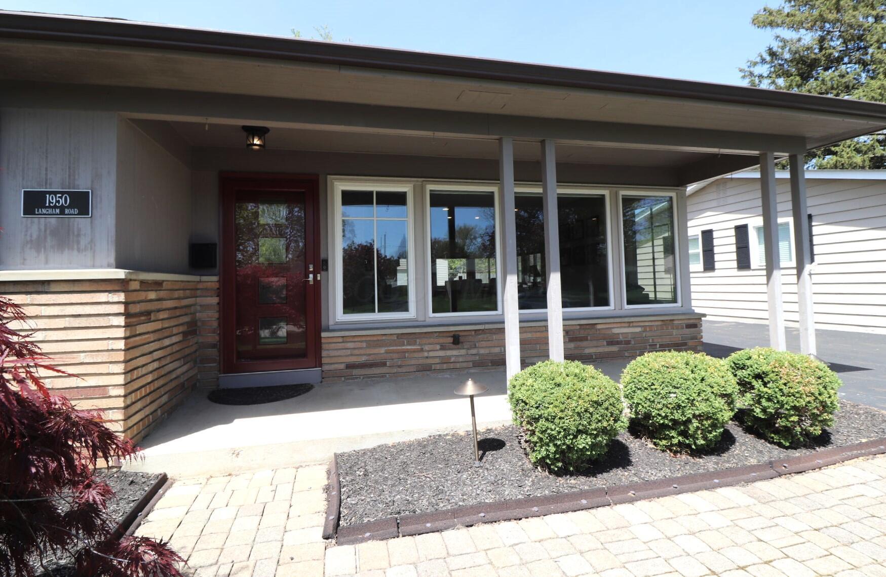1950 Langham Road Columbus, OH 43221 - Photo 6 of 56 A touch of mid-century modern design