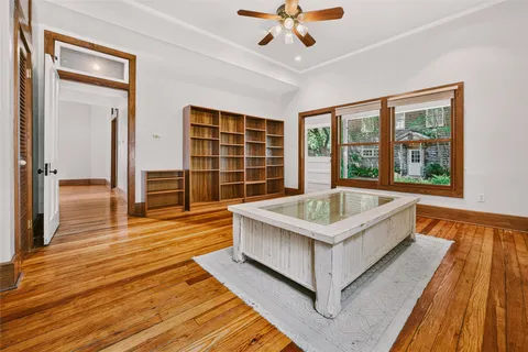 $2,000,000 | 812 West 10th Street, Austin, TX 78701