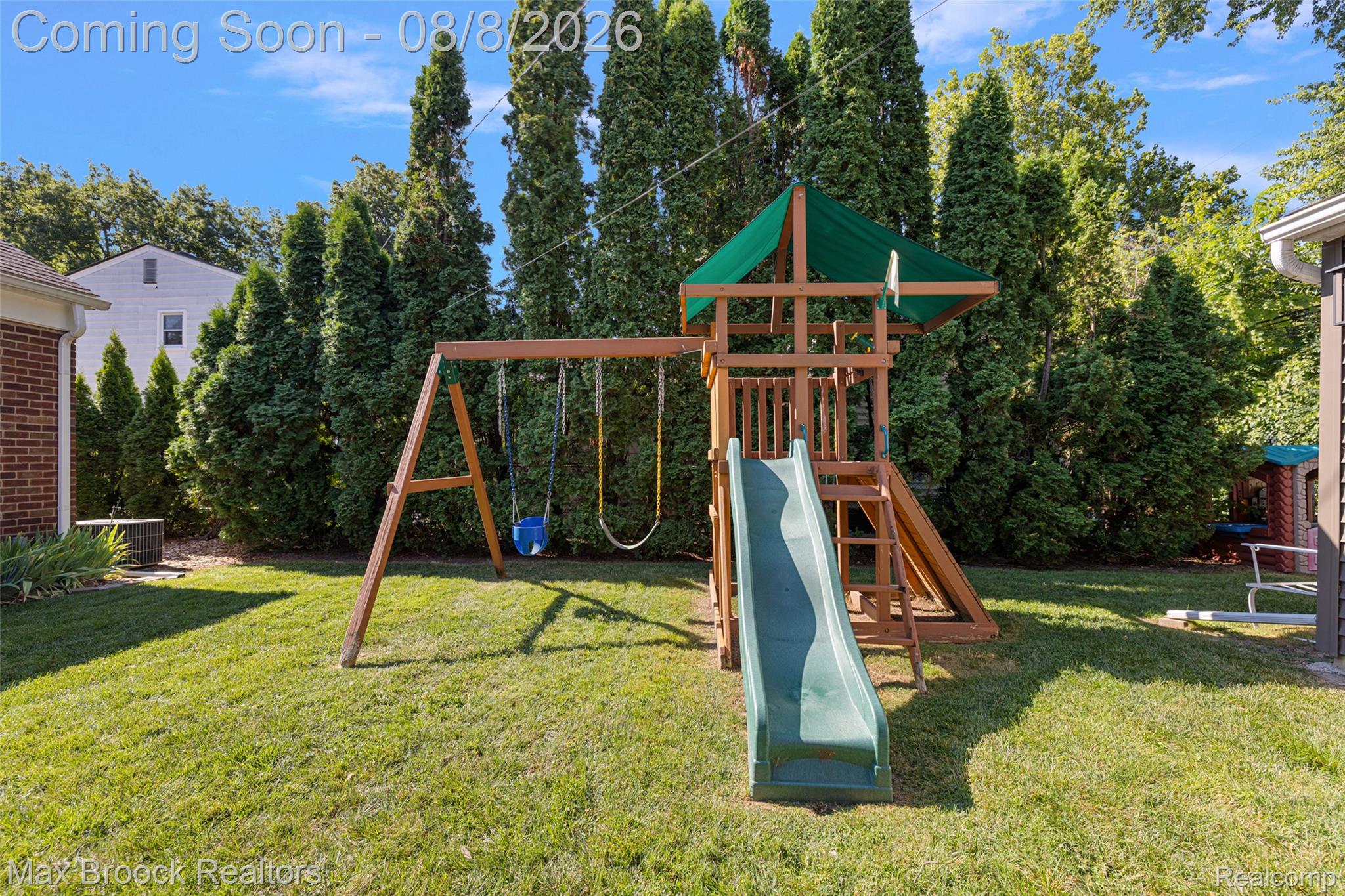 3695 Wakefield Road Berkley, MI 48072 - Photo 42 of 56 Backyard Alternate View