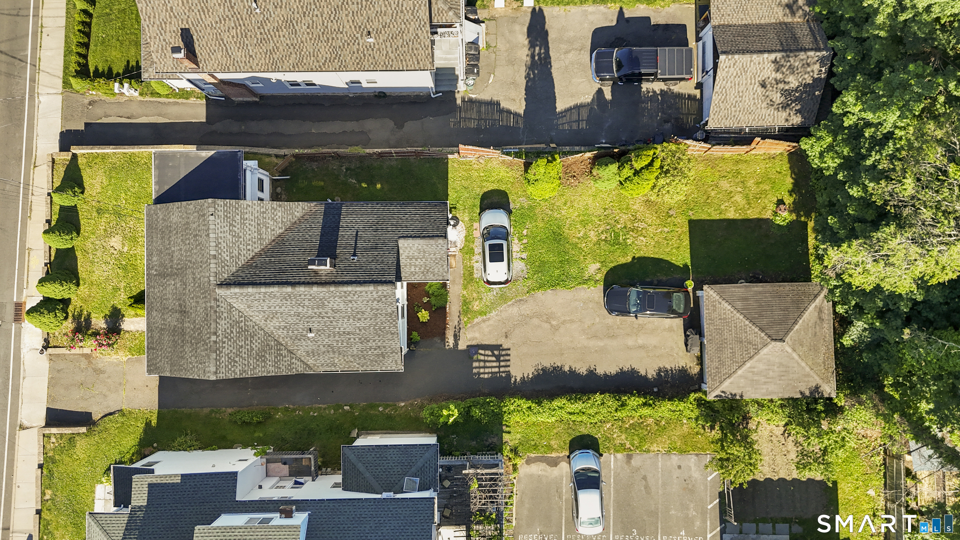 112 Colonial Road Stamford, CT 06906 - Photo 38 of 39