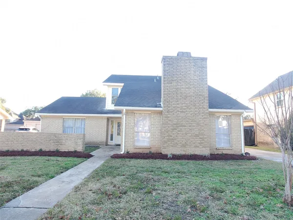 $2,500 | 2810 Arrowhead Drive, Sugar Land, TX 77479