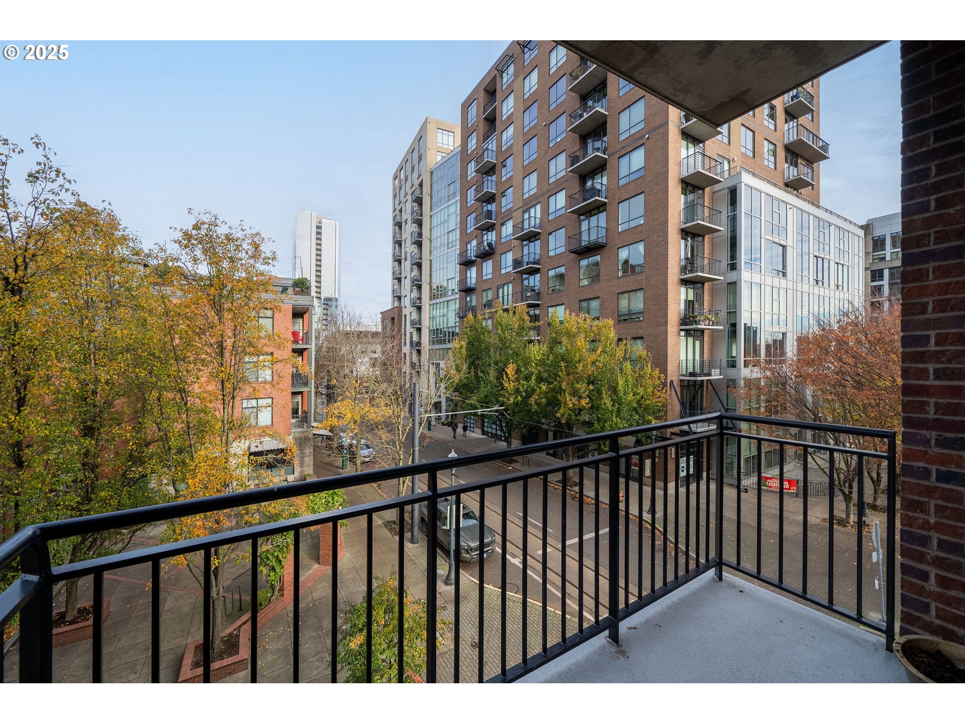 821 Northwest 11th Avenue, Unit 321 Portland, OR 97209 - Photo 17 of 48 a balcony view with city view