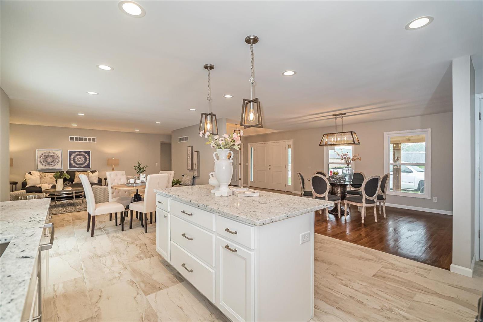 13991 Ladue Road Chesterfield, MO 63017 - Photo 14 of 35 Gallery Image 14