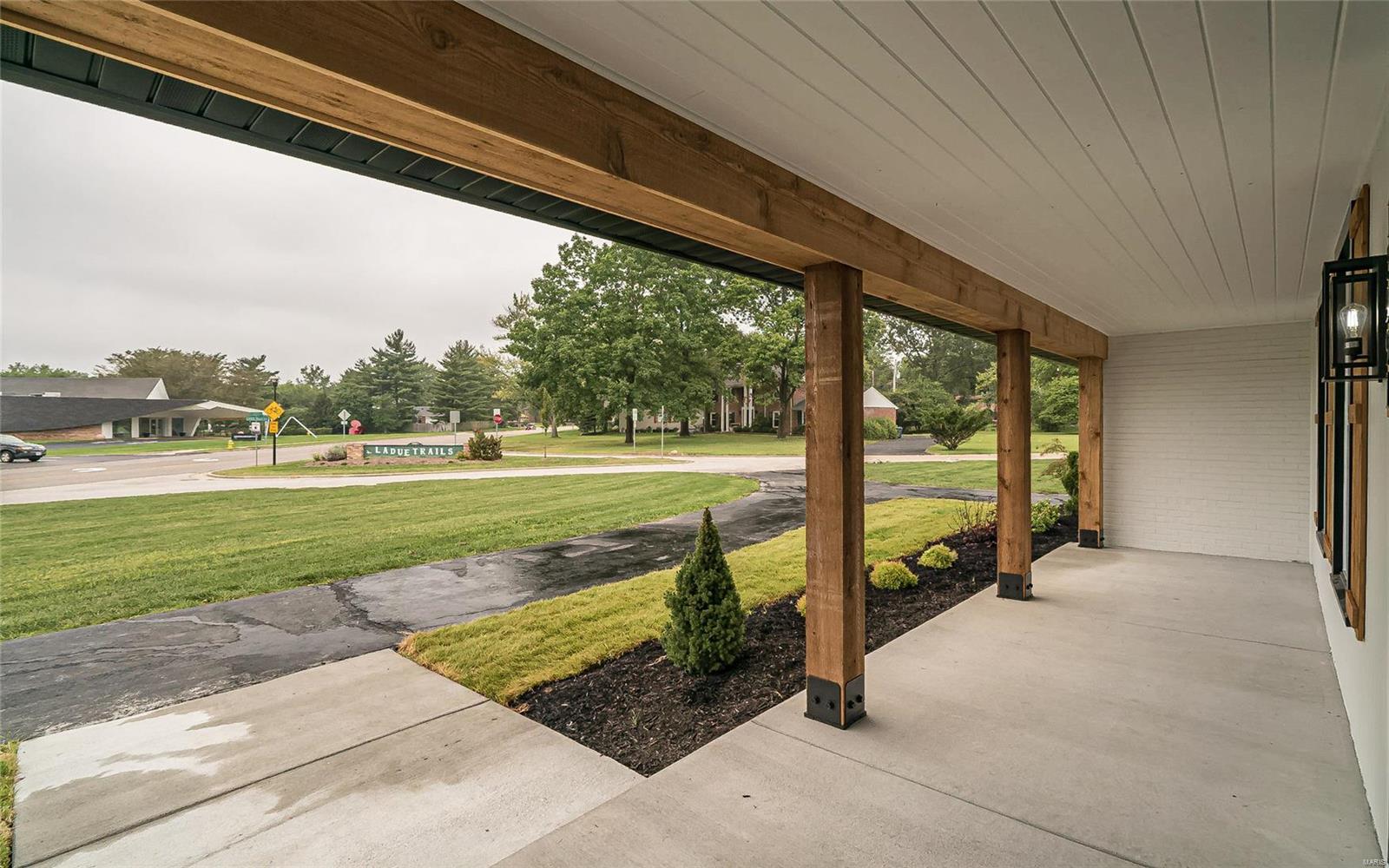 13991 Ladue Road Chesterfield, MO 63017 - Photo 3 of 35 Gallery Image 3