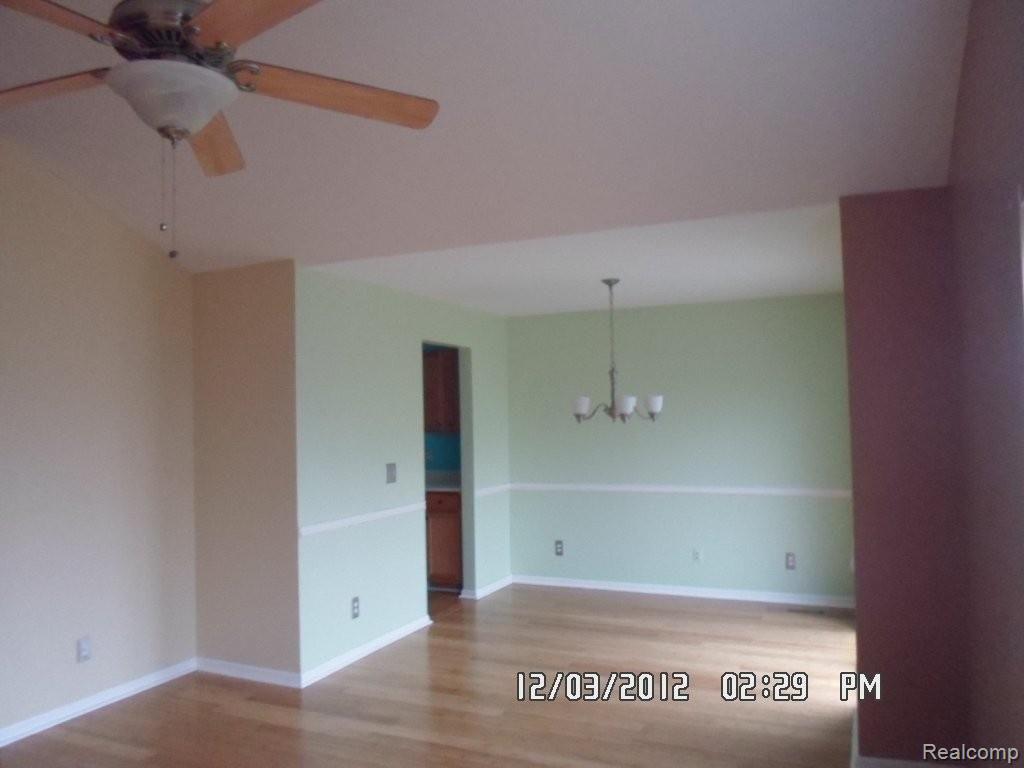 1906 Flagstone Circle Rochester, MI 48307 - Photo 17 of 18 SAM_8738.JPG