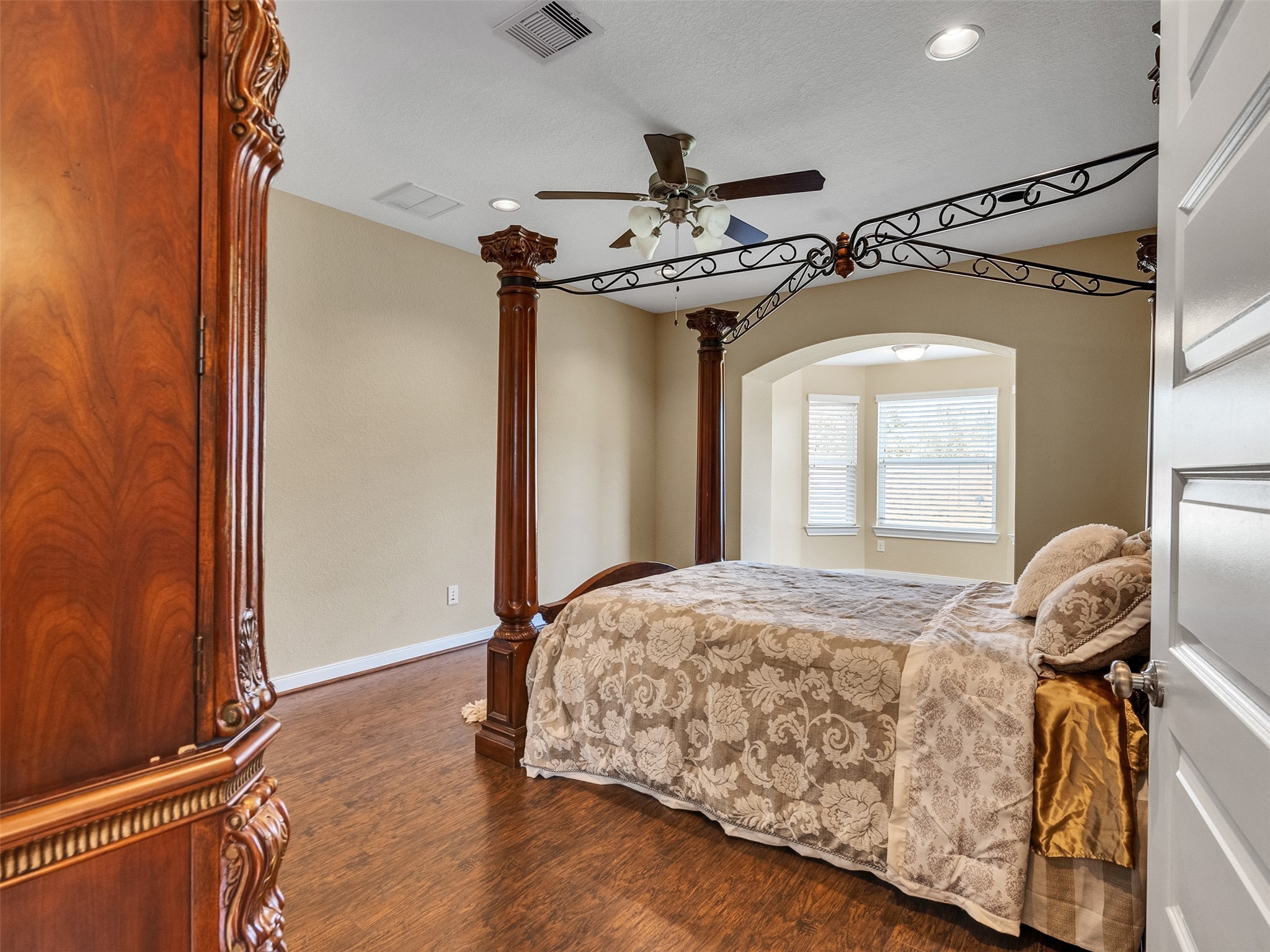 10135 Cypress Path Missouri City, TX 77459 - Photo 23 of 40 a bedroom with a bed and a window