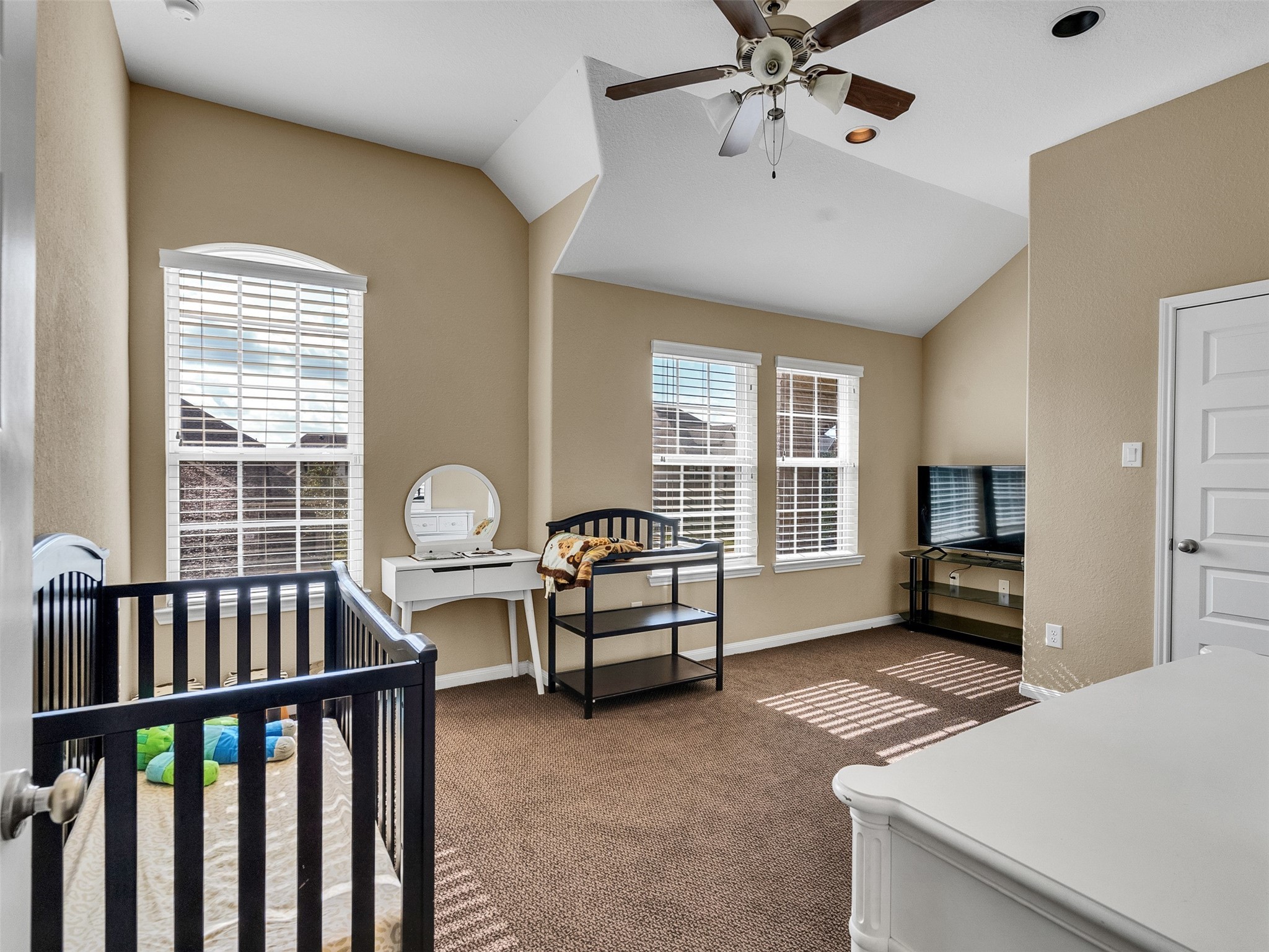 10135 Cypress Path Missouri City, TX 77459 - Photo 34 of 40 a bedroom with furniture and a window