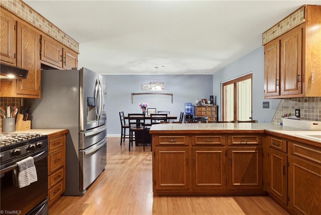406 Spring Road Jamestown, NC 27282 - Photo 16 of 45 Gallery Image 16
