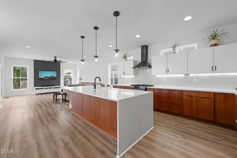 $789,900 | 320 South Tarboro Street, Raleigh, NC 27610