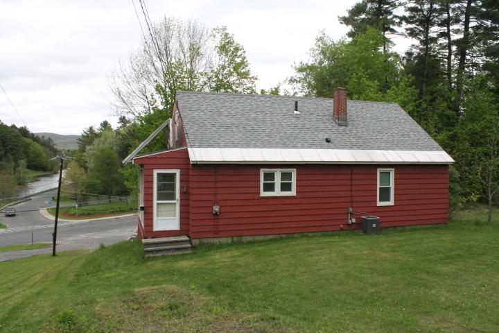 18 East Acres Road Pittsfield, MA 01201 - Photo 4 of 14 Side Yard