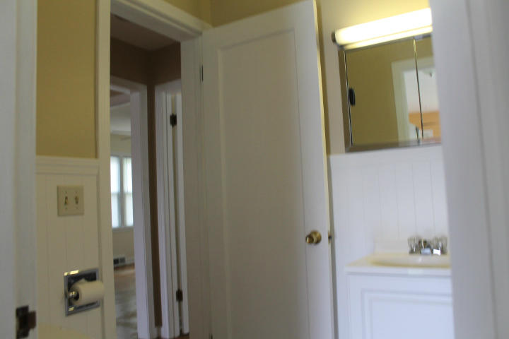 18 East Acres Road Pittsfield, MA 01201 - Photo 9 of 14 Bathroom
