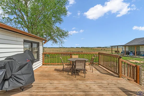$280,000 | 3544 Northwest Davis Road, Rossville, KS 66533