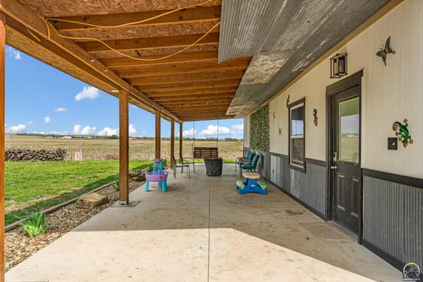 $280,000 | 3544 Northwest Davis Road, Rossville, KS 66533
