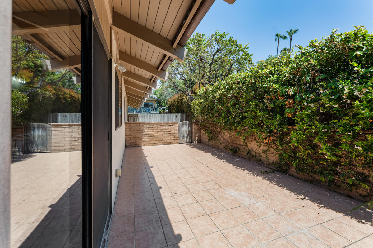 555 North La Cumbre Road Santa Barbara, CA 93110 - Photo 12 of 15 back patio2