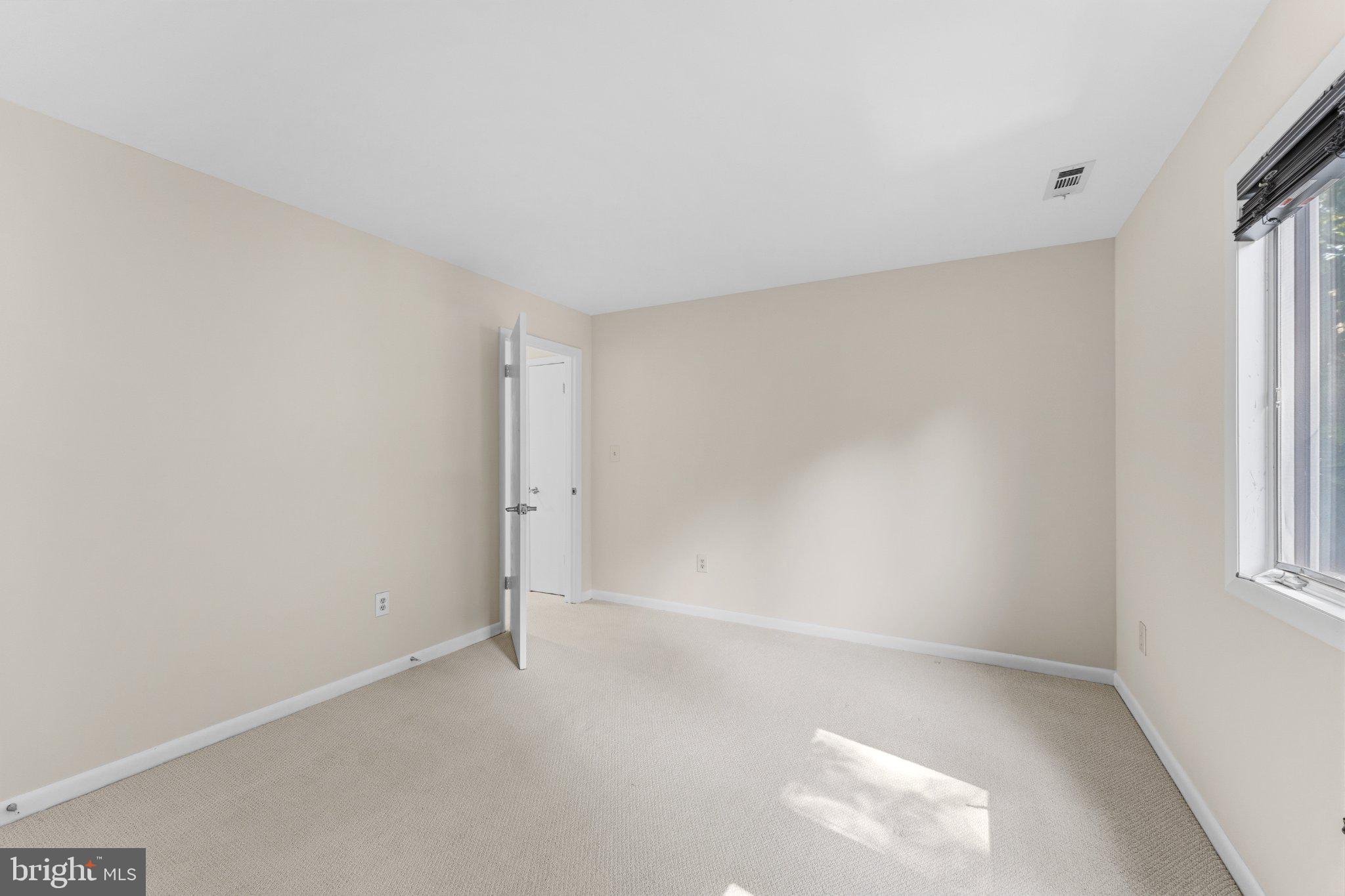 7337 Hooking Road McLean, VA 22101 - Photo 42 of 54 Upper Level- Bedroom 3