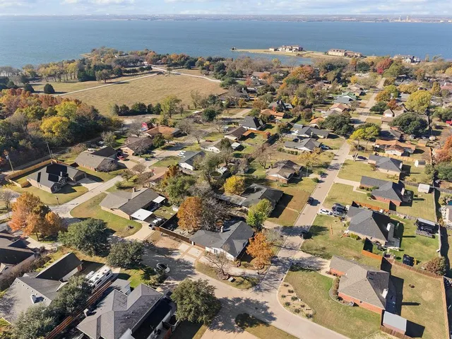 $340,000 | 101 Gregory Drive, Heath, TX 75032