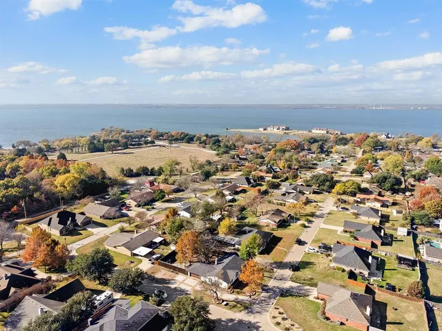 $340,000 | 101 Gregory Drive, Heath, TX 75032