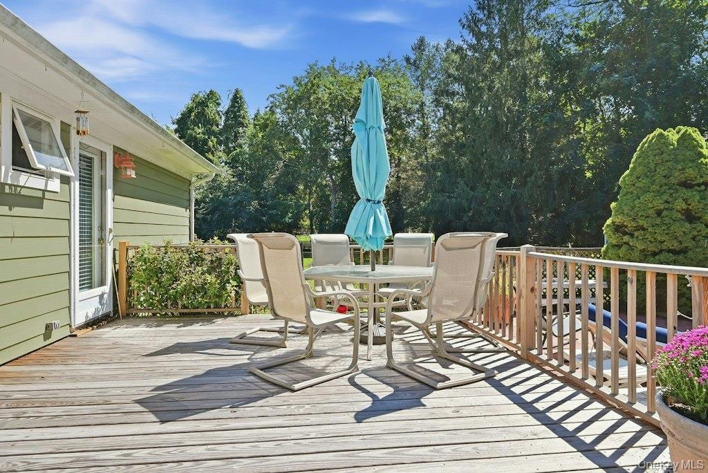 985 Silver Colt Road Cutchogue, NY 11935 - Photo 23 of 31 Gallery Image 23