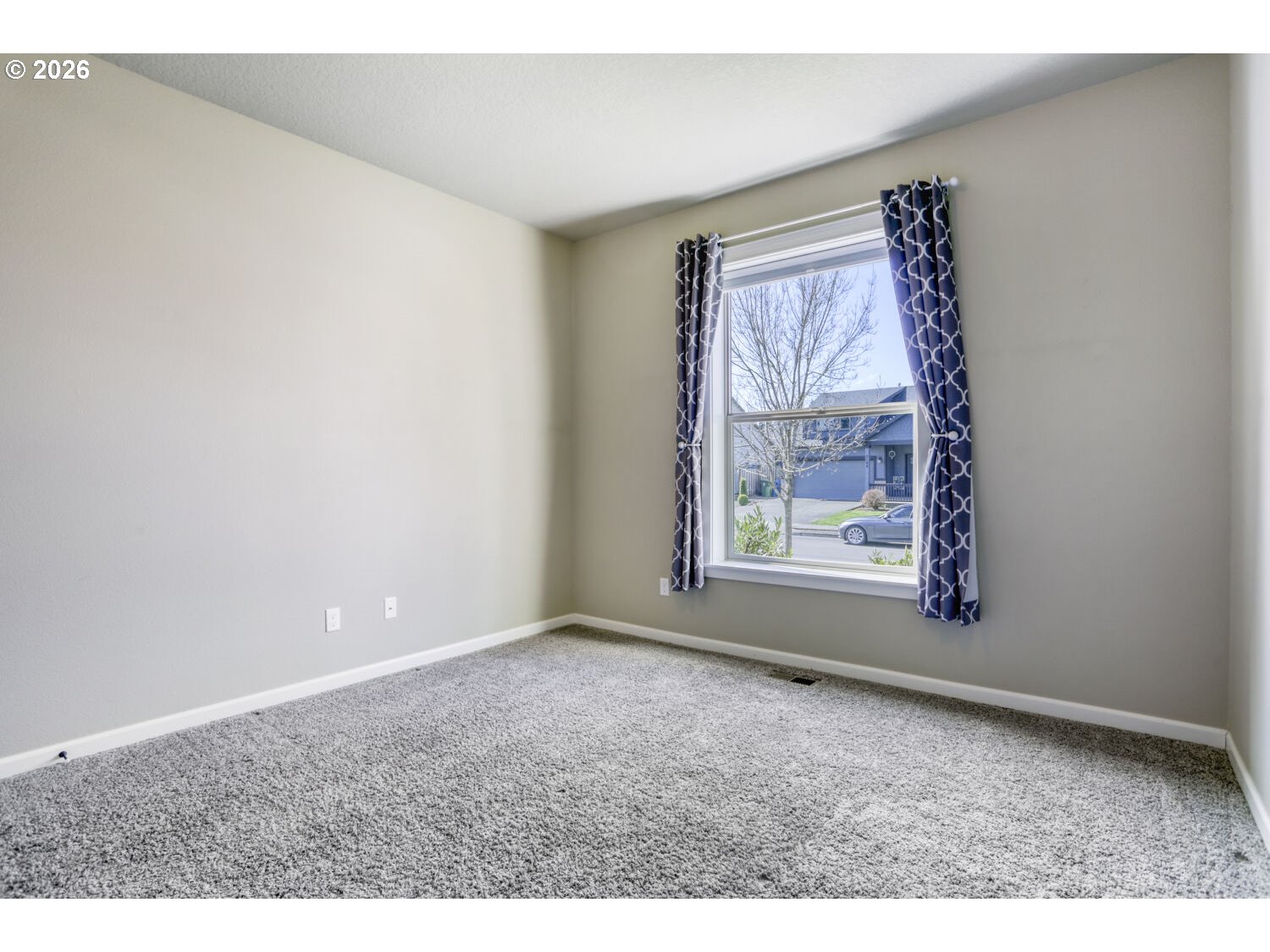 2141 Thomas Way Hubbard, OR 97032 - Photo 15 of 34 Bedroom, Primary