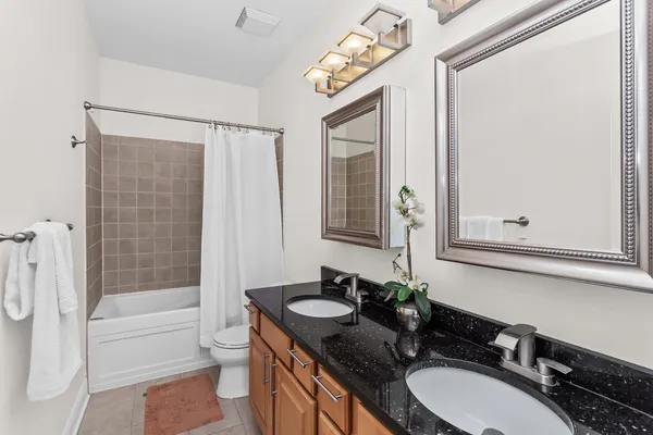 $515,000 | 400 West Ontario Street, Unit 1701, Chicago, IL 60654