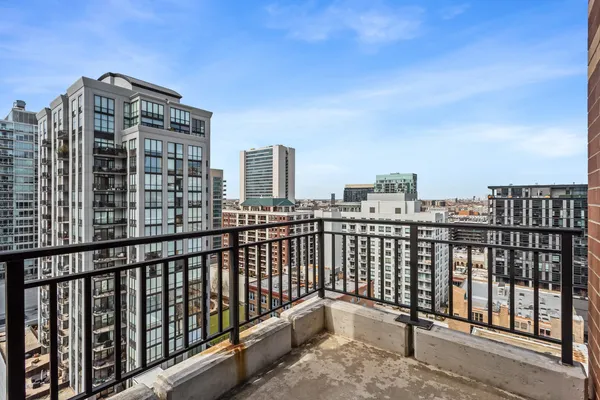 $515,000 | 400 West Ontario Street, Unit 1701, Chicago, IL 60654