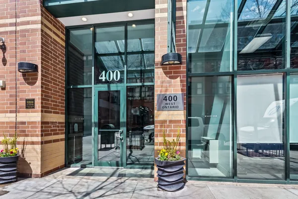 $515,000 | 400 West Ontario Street, Unit 1701, Chicago, IL 60654