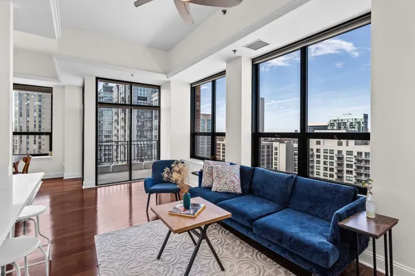 $515,000 | 400 West Ontario Street, Unit 1701, Chicago, IL 60654