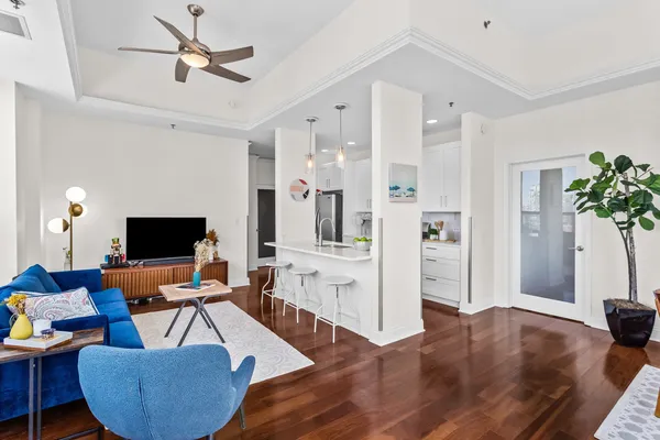 $515,000 | 400 West Ontario Street, Unit 1701, Chicago, IL 60654