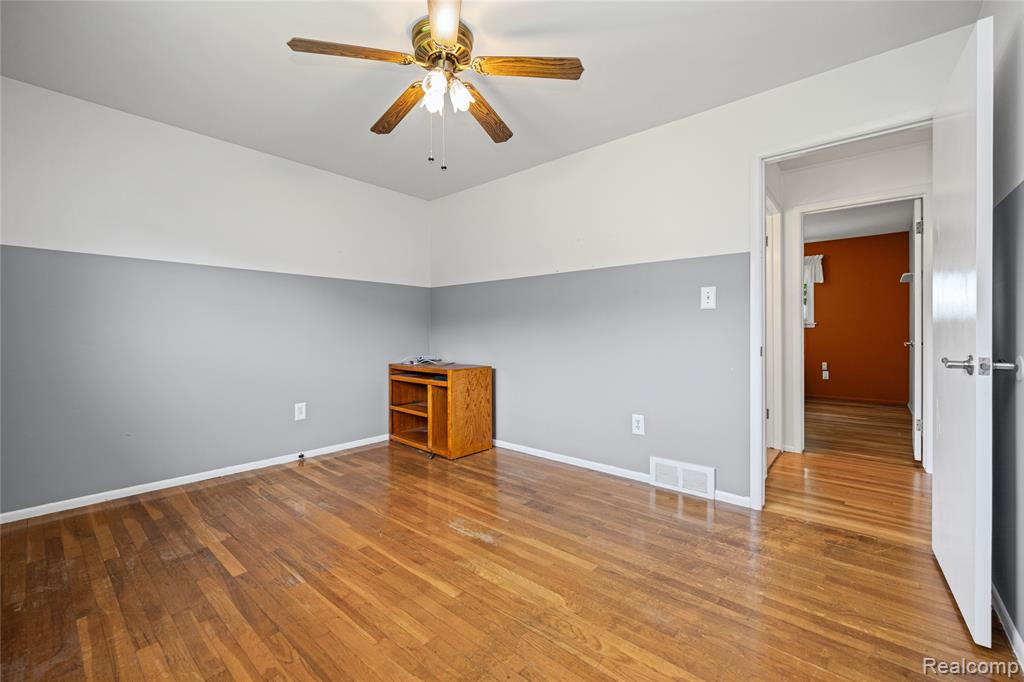 14743 Newburgh Road Livonia, MI 48154 - Photo 26 of 48