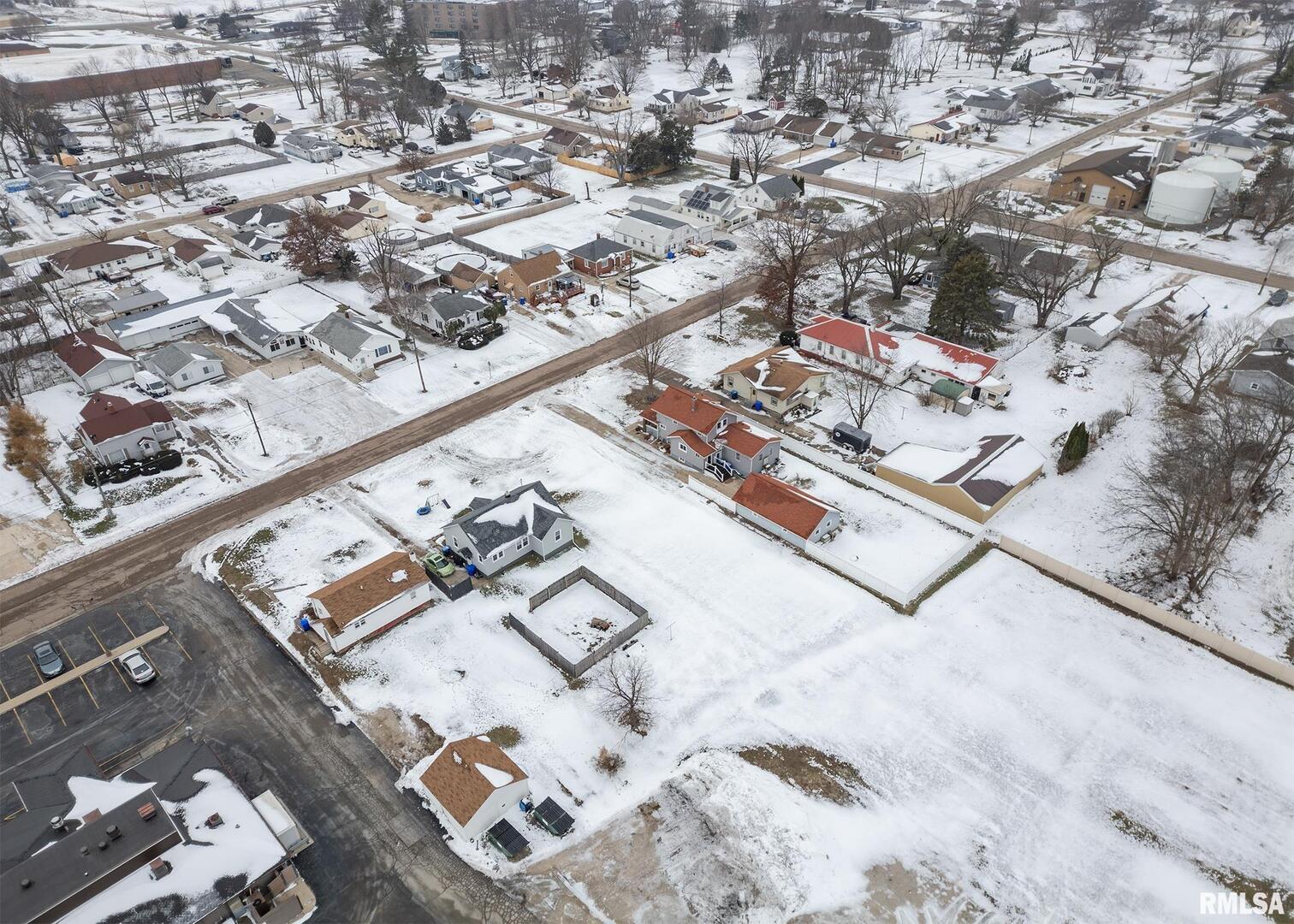 116 West Garfield Street Kewanee, IL 61443 - Photo 20 of 23 an aerial view of a city
