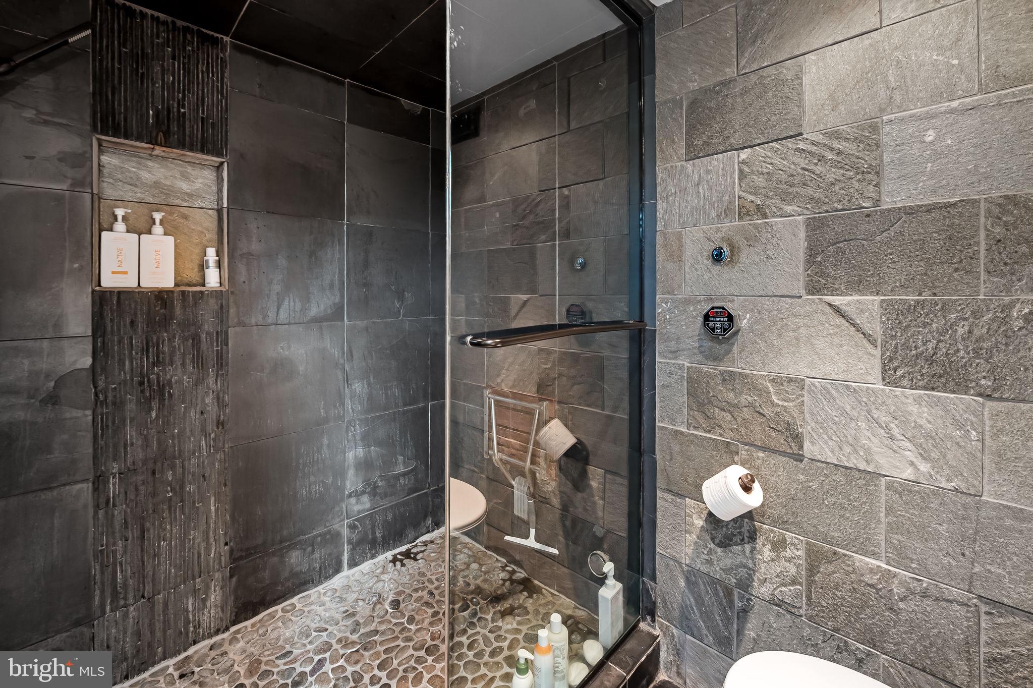 3425 Falls Road Baltimore, MD 21211 - Photo 23 of 37 Primary Bath
