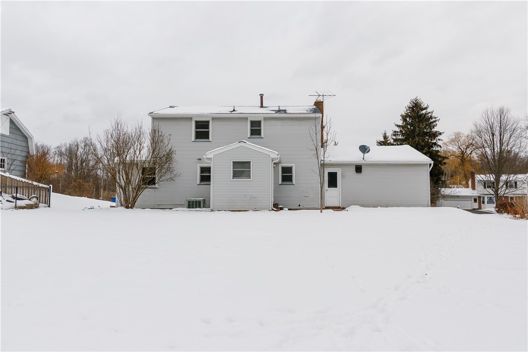 53 Squirrels Heath Road Perinton, NY 14450 - Photo 2 of 36