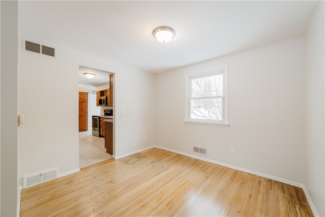 53 Squirrels Heath Road Perinton, NY 14450 - Photo 4 of 36