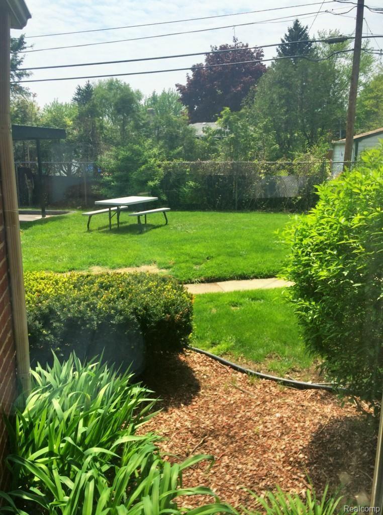 11378 Canal Road Sterling Heights, MI 48314 - Photo 4 of 20 commons.jpg