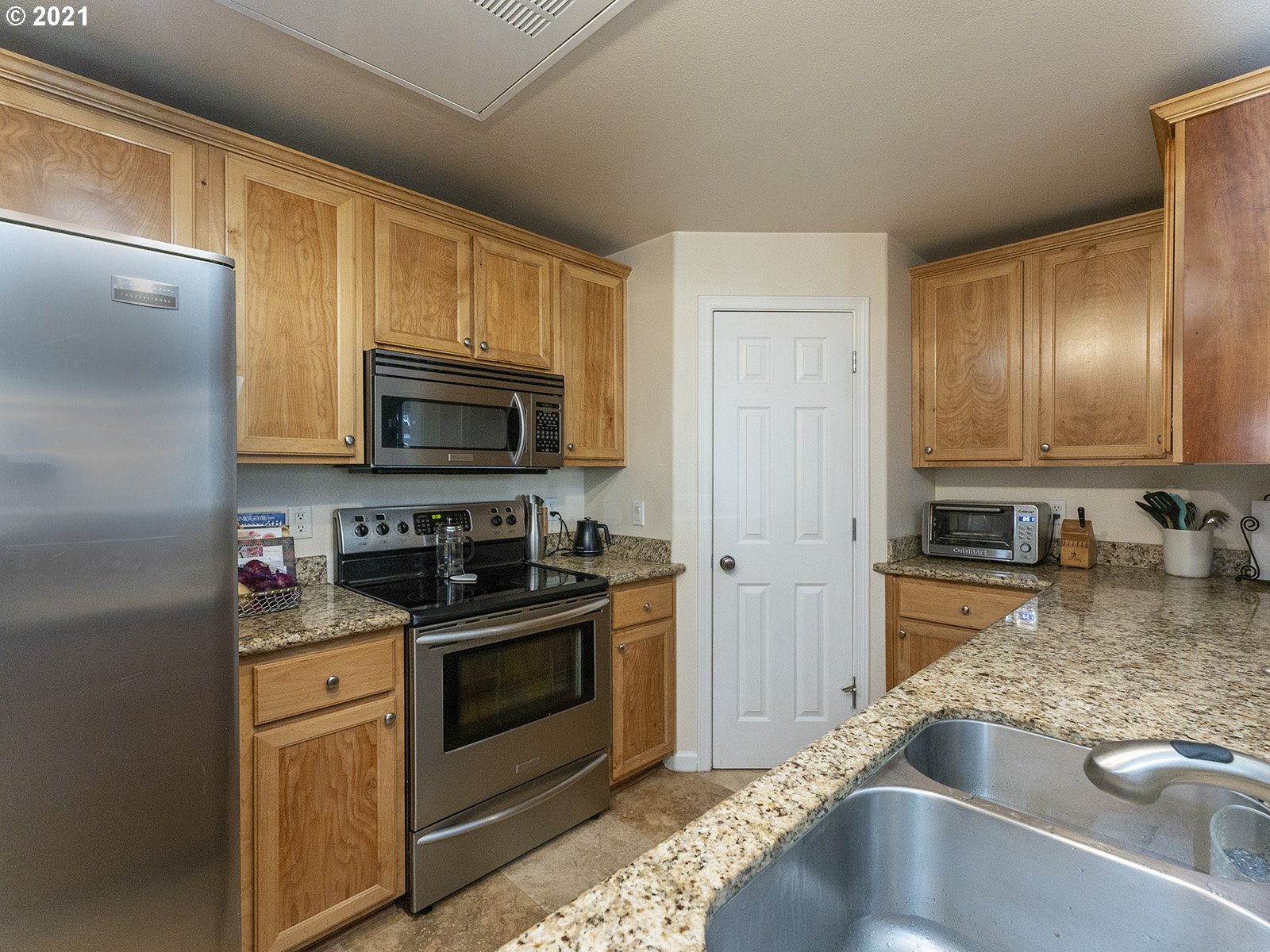 830 Springtree Lane West Linn, OR 97068 - Photo 10 of 25