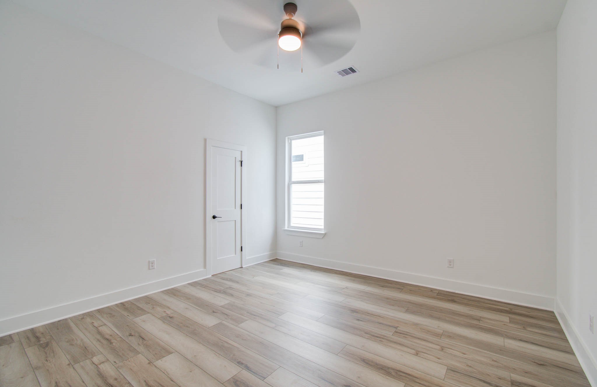 3728 Noah Street Houston, TX 77021 - Photo 16 of 23 Secondary bedroom