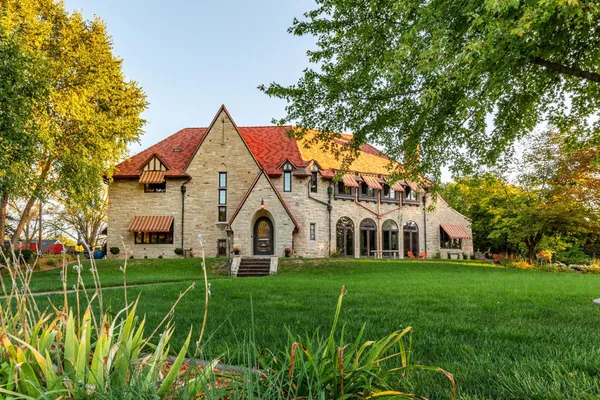 $2,199,000 | 661 Market Street, Winona, MN 55987