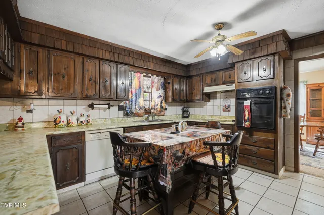 $239,985 | 10388 Helen Henderson Highway, Honaker, VA 24260