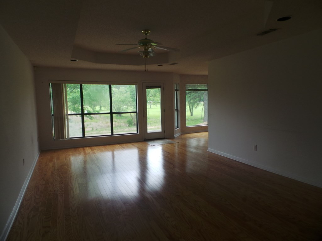 2670 Wells Road, Unit 1 Raymond, MS 39154 - Photo 4 of 13 LIVING ROOM