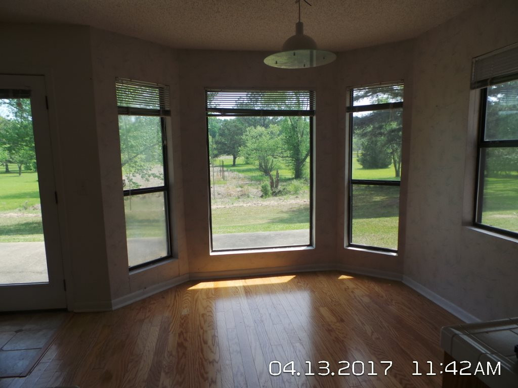 2670 Wells Road, Unit 1 Raymond, MS 39154 - Photo 7 of 13 BREAKFAST AREA