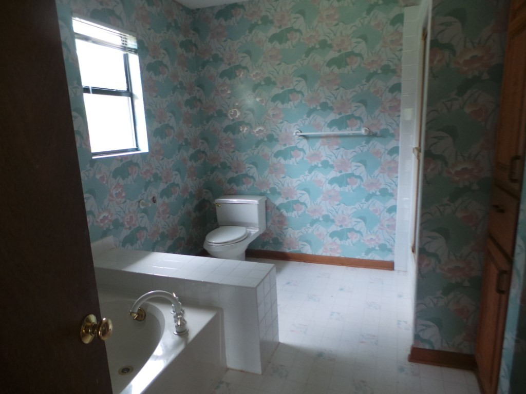 2670 Wells Road, Unit 1 Raymond, MS 39154 - Photo 9 of 13 MASTER BATH