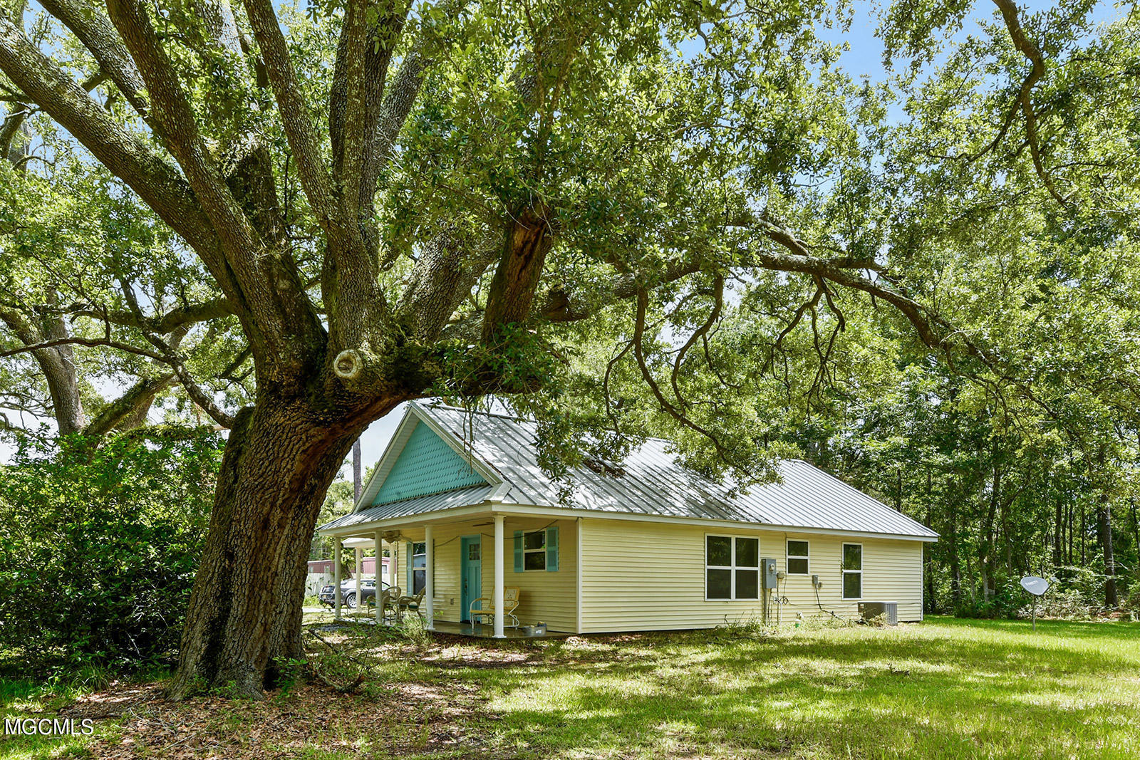 11102 County Farm Road Gulfport, MS 39503 - Photo 2 of 15 002_1600x1067_mls