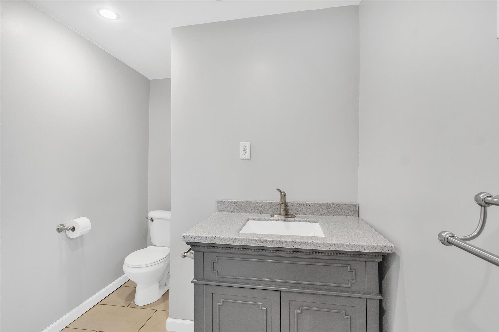 2991 South Meridian Road Jackson, MI 49203 - Photo 21 of 35 21-2991-S-Meridian-Rd-WindowStill-Real-E